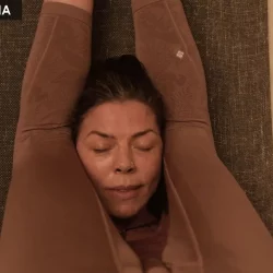 Karnapidasana
