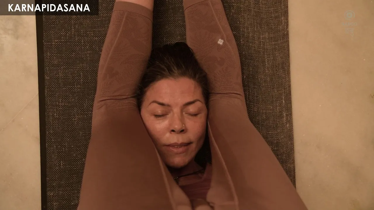 Karnapidasana