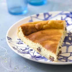 COTTAGE CHEESE AND RAISIN TART